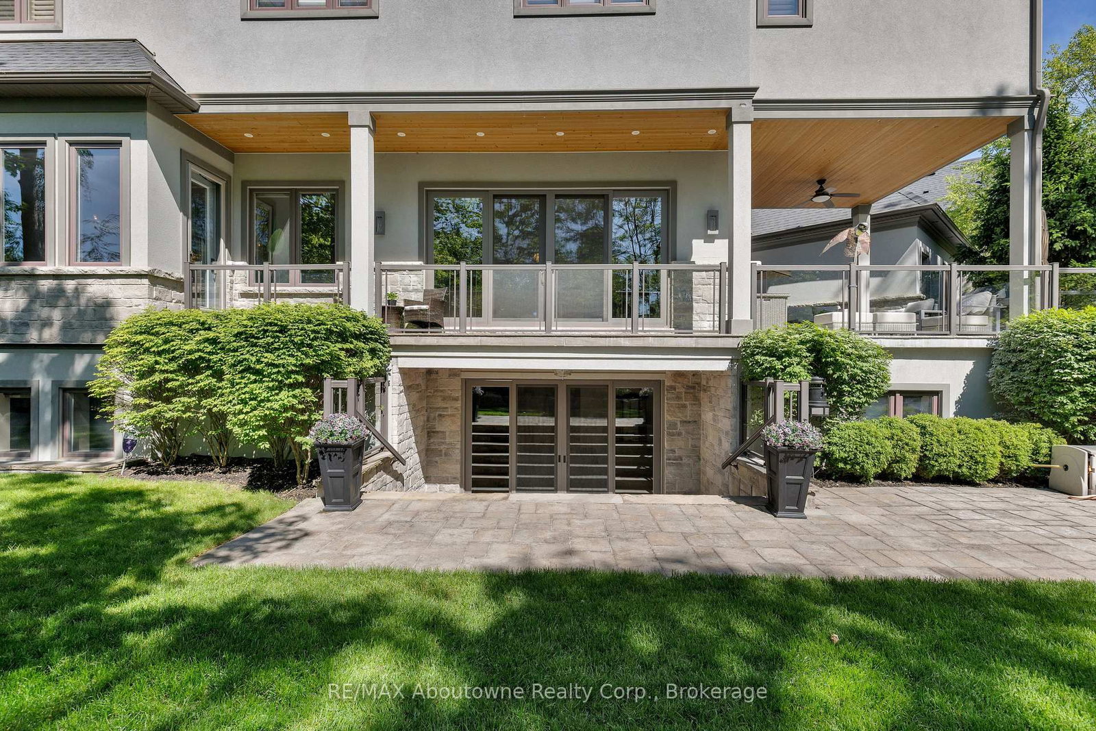 456 Lakeshore Road W • Oakville, ON photo 44