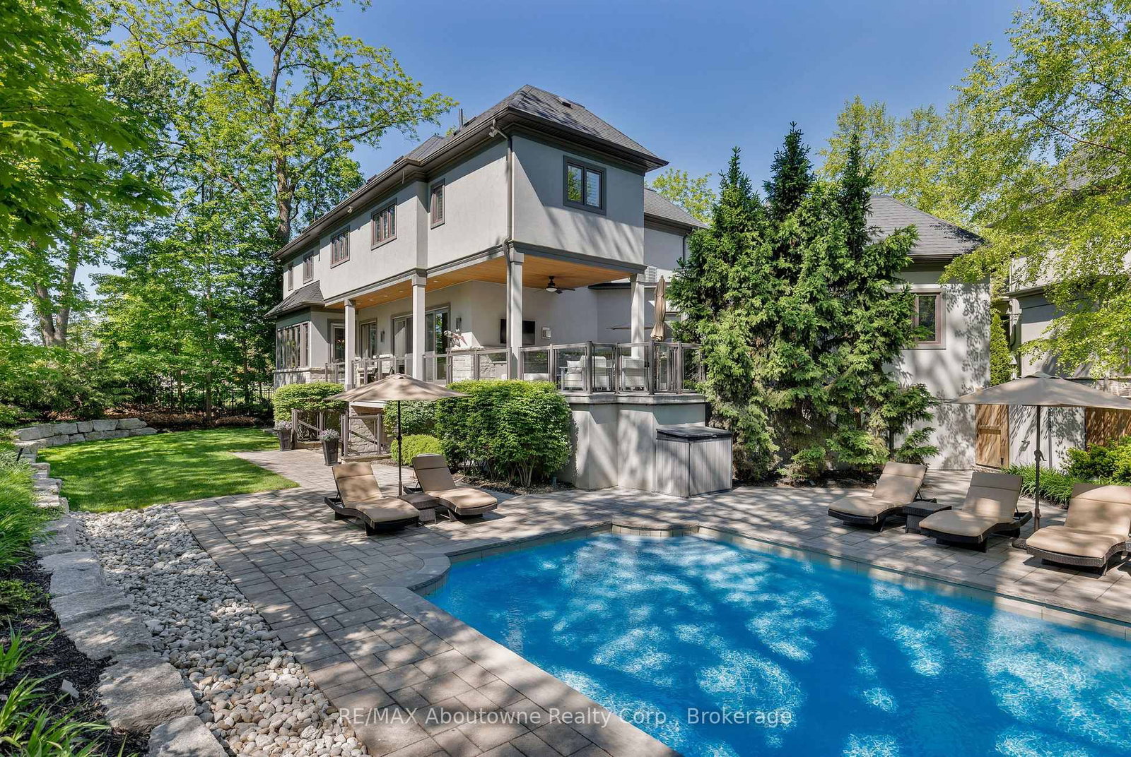 456 Lakeshore Road W • Oakville, ON photo 48