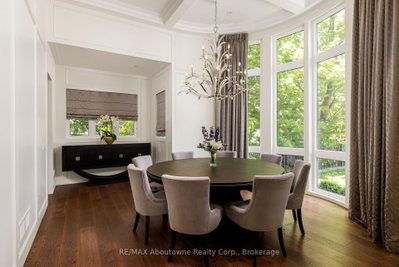 456 Lakeshore Road W • Oakville, ON photo 7