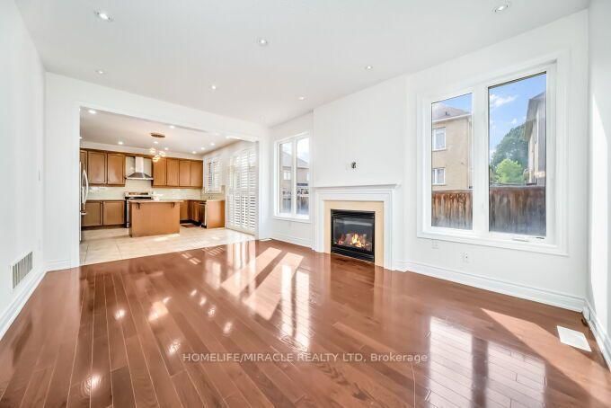 14 Bonnie Braes Drive • Brampton, ON photo 10