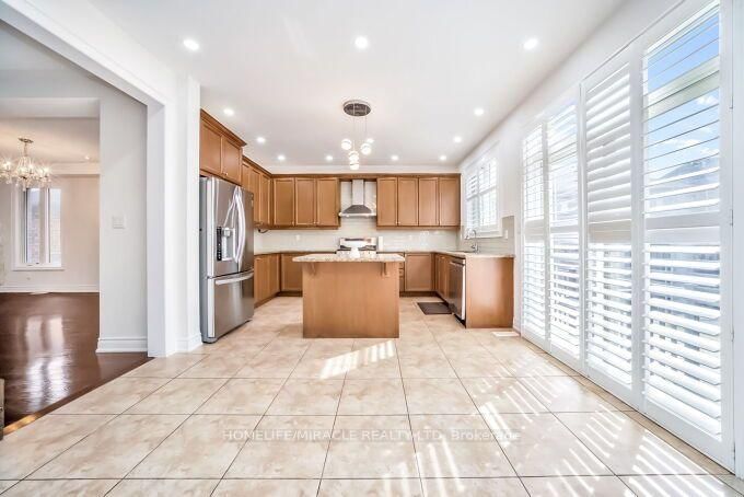 14 Bonnie Braes Drive • Brampton, ON photo 11