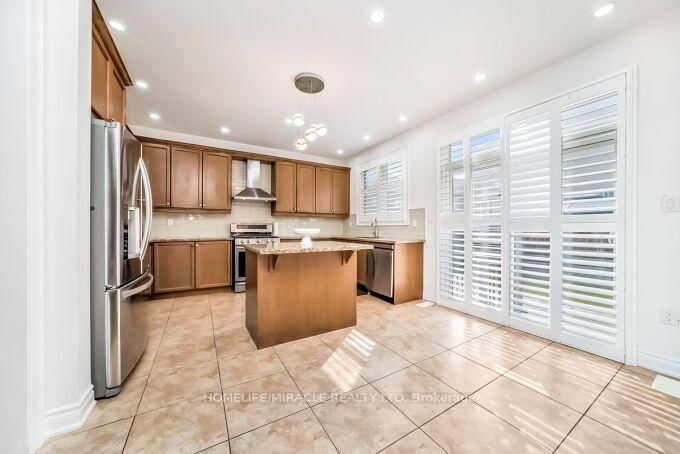14 Bonnie Braes Drive • Brampton, ON photo 12