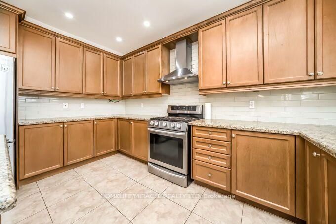 14 Bonnie Braes Drive • Brampton, ON photo 13