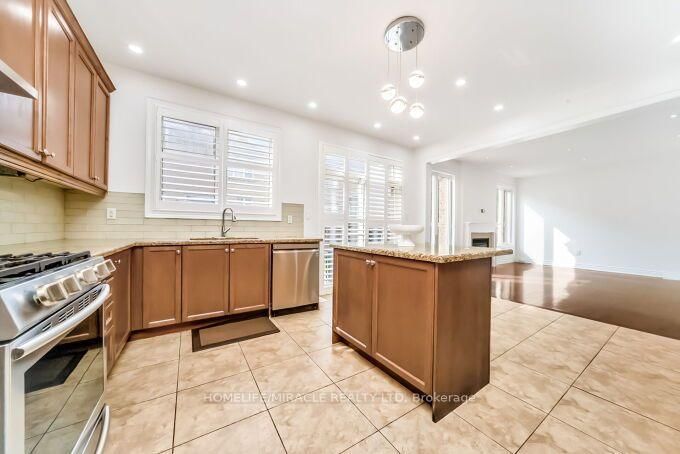 14 Bonnie Braes Drive • Brampton, ON photo 15