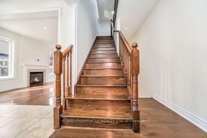 14 Bonnie Braes Drive • Brampton, ON photo 17