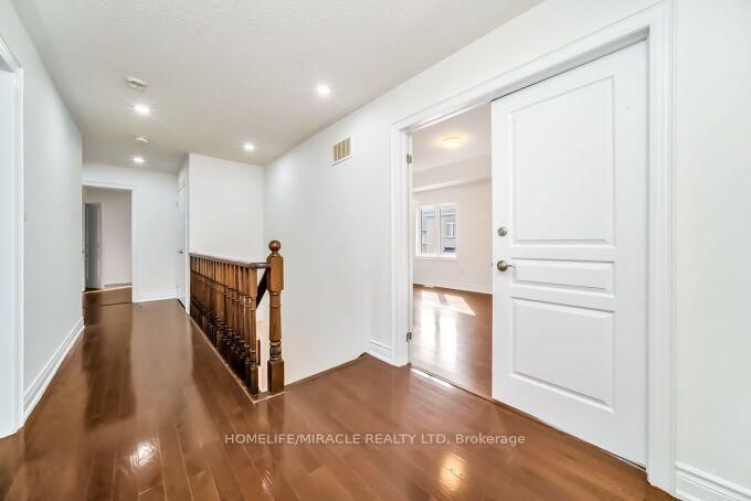 14 Bonnie Braes Drive • Brampton, ON photo 18