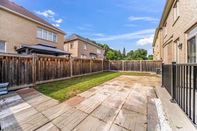 14 Bonnie Braes Drive • Brampton, ON photo 49
