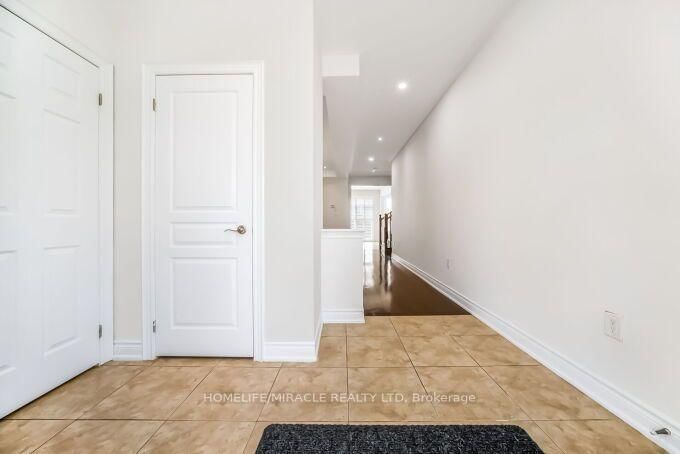 14 Bonnie Braes Drive • Brampton, ON photo 6