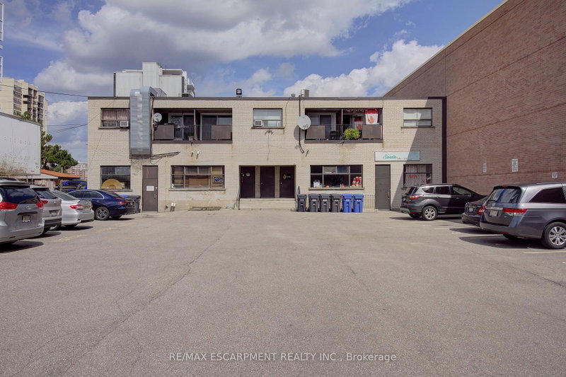 9 - 492 Kerr Street