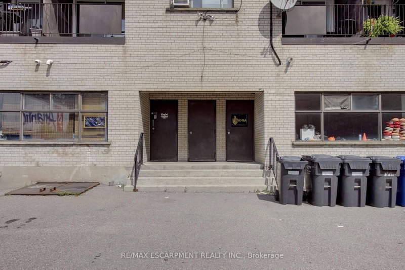 9 - 492 Kerr Street