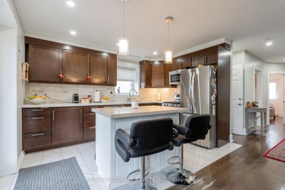 14 Nordale Crescent, Toronto, ON, photo 3