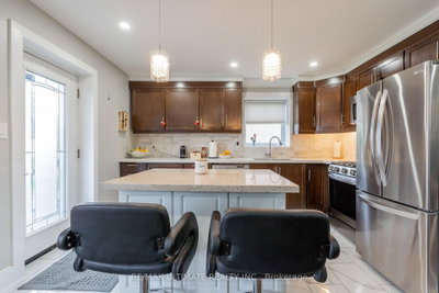 14 Nordale Crescent, Toronto, ON, photo 4