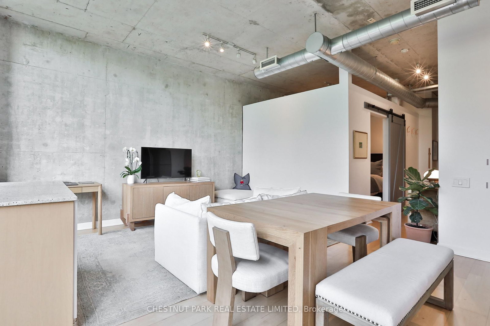 369 Sorauren Avenue • #414 • Toronto, ON photo 10