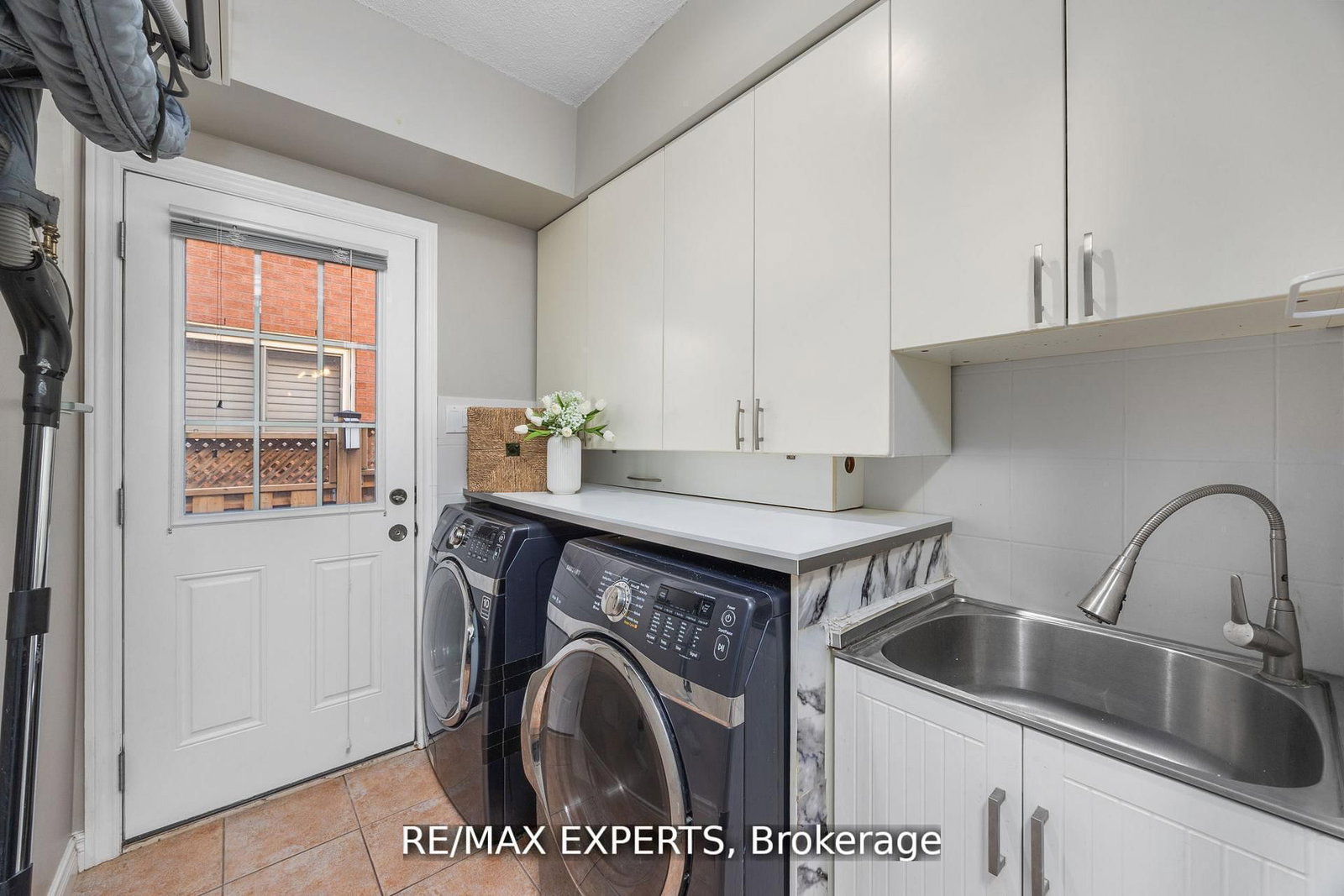 482 Malaga Mississauga,ON L5B 3W2 — Photo 15