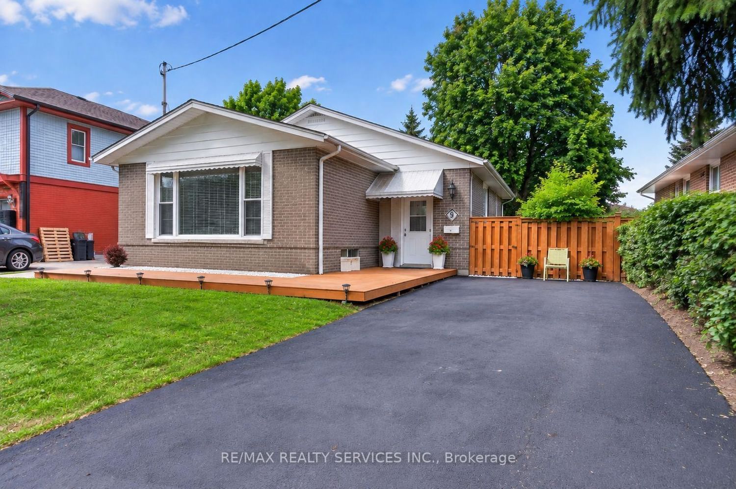 8 Leneck Avenue • Brampton, ON photo 1