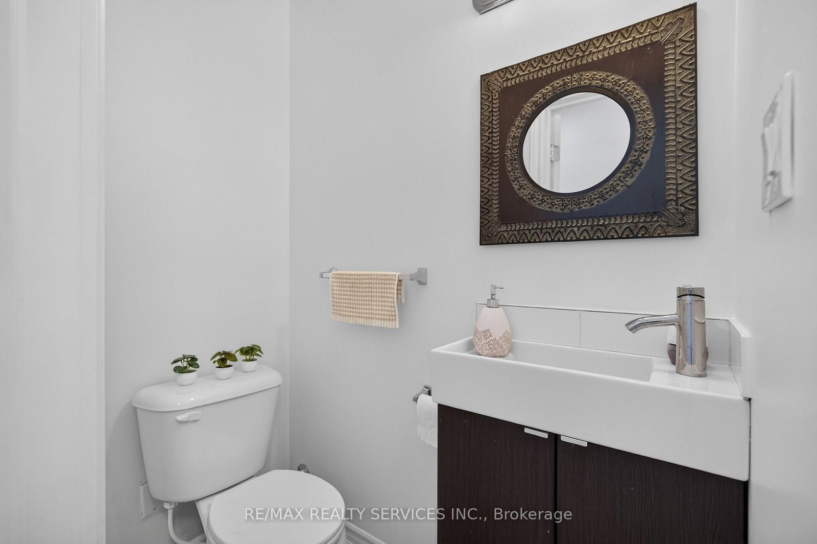 8 Leneck Avenue • Brampton, ON photo 18
