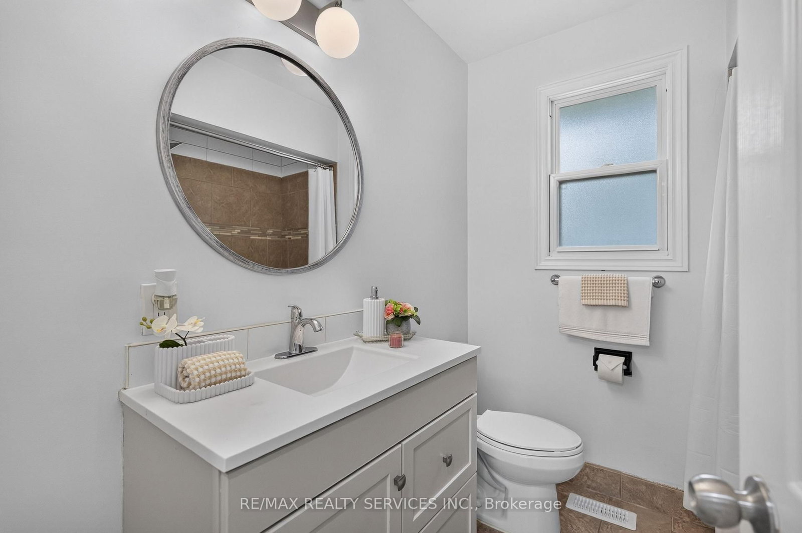 8 Leneck Avenue • Brampton, ON photo 25