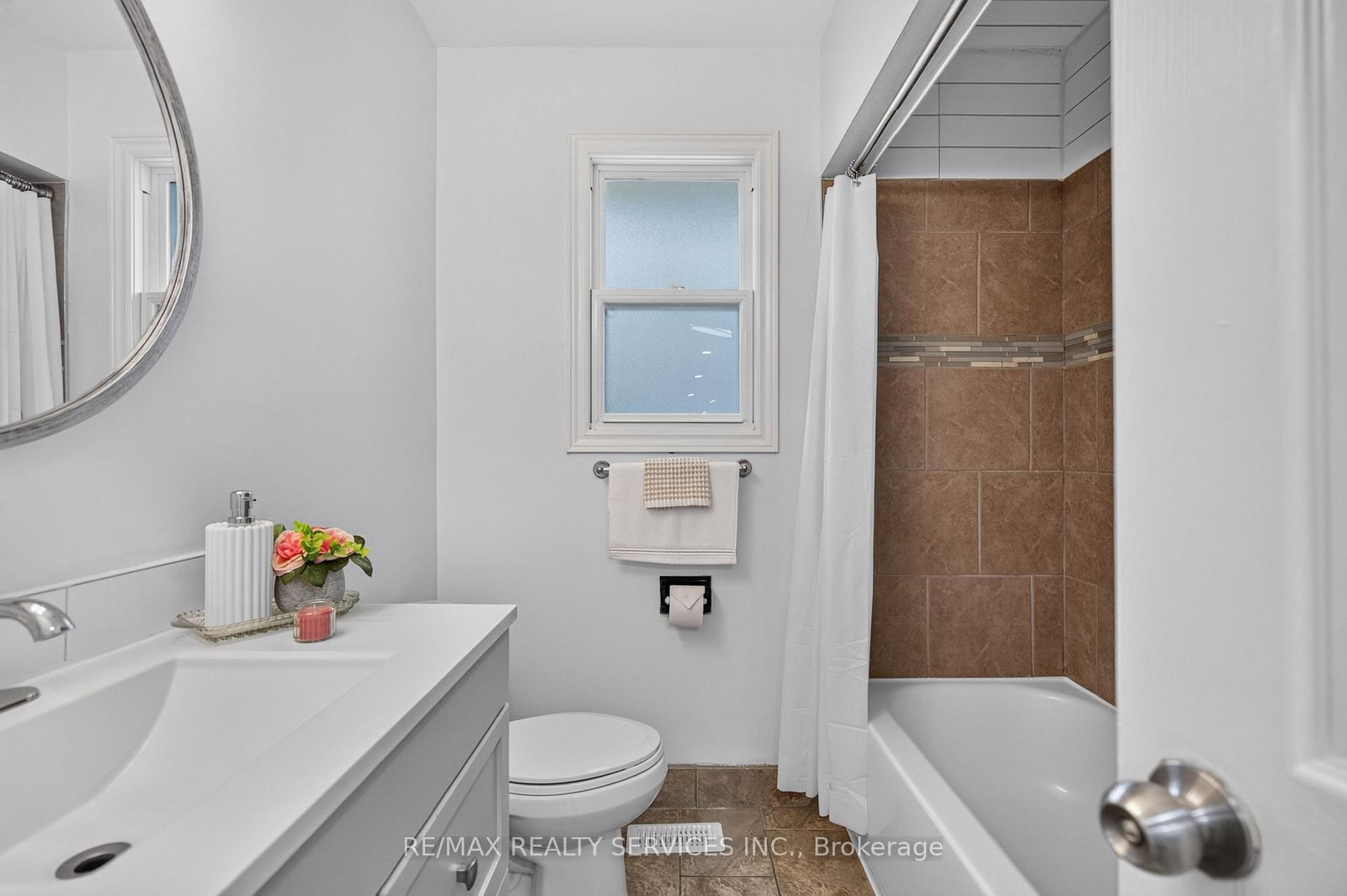 8 Leneck Avenue • Brampton, ON photo 26