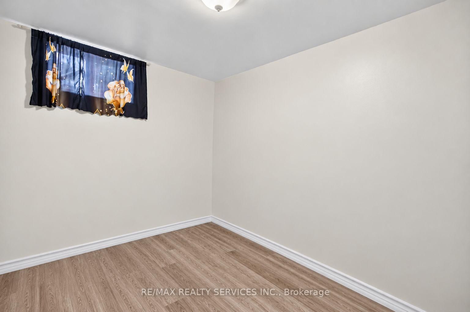 8 Leneck Avenue • Brampton, ON photo 34