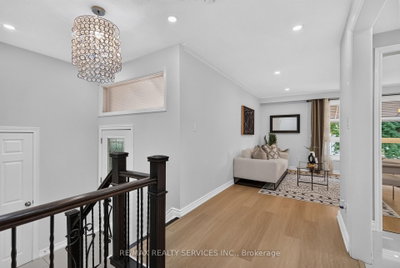 8 Leneck Avenue • Brampton, ON photo 6