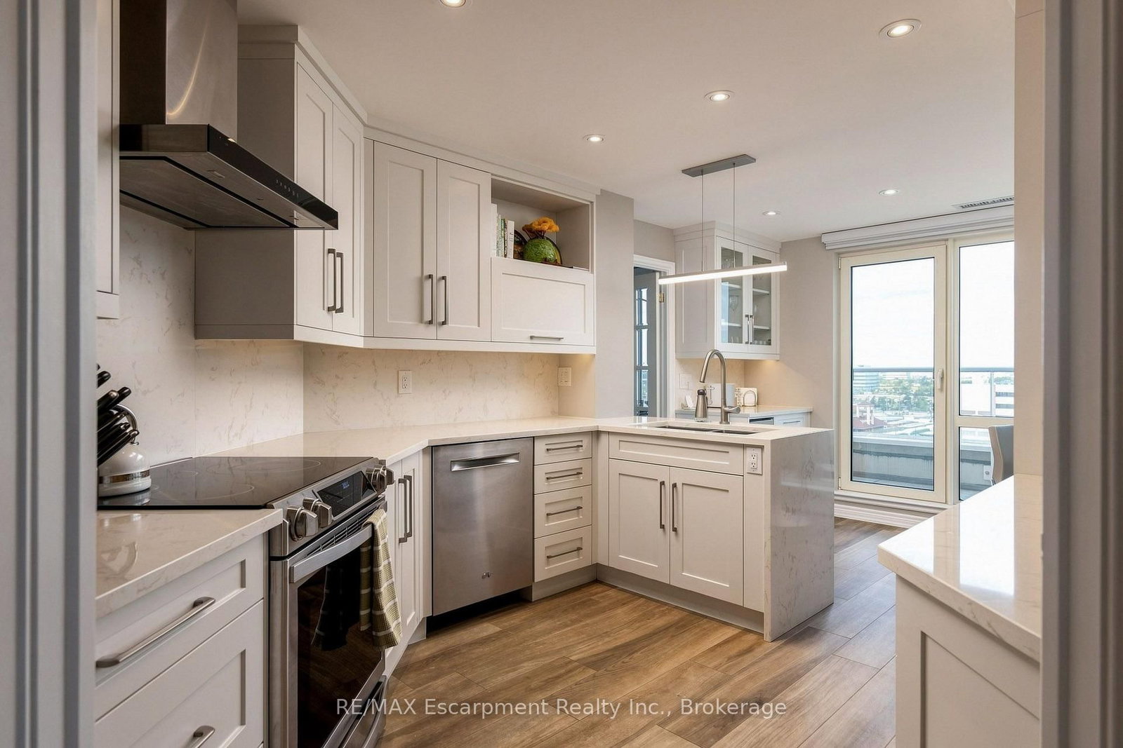 60 Old Mill Road • #PH1 • Oakville, ON photo 12