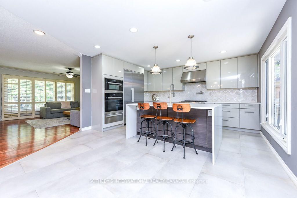 31 Queensborough Crescent • Toronto, ON photo 21