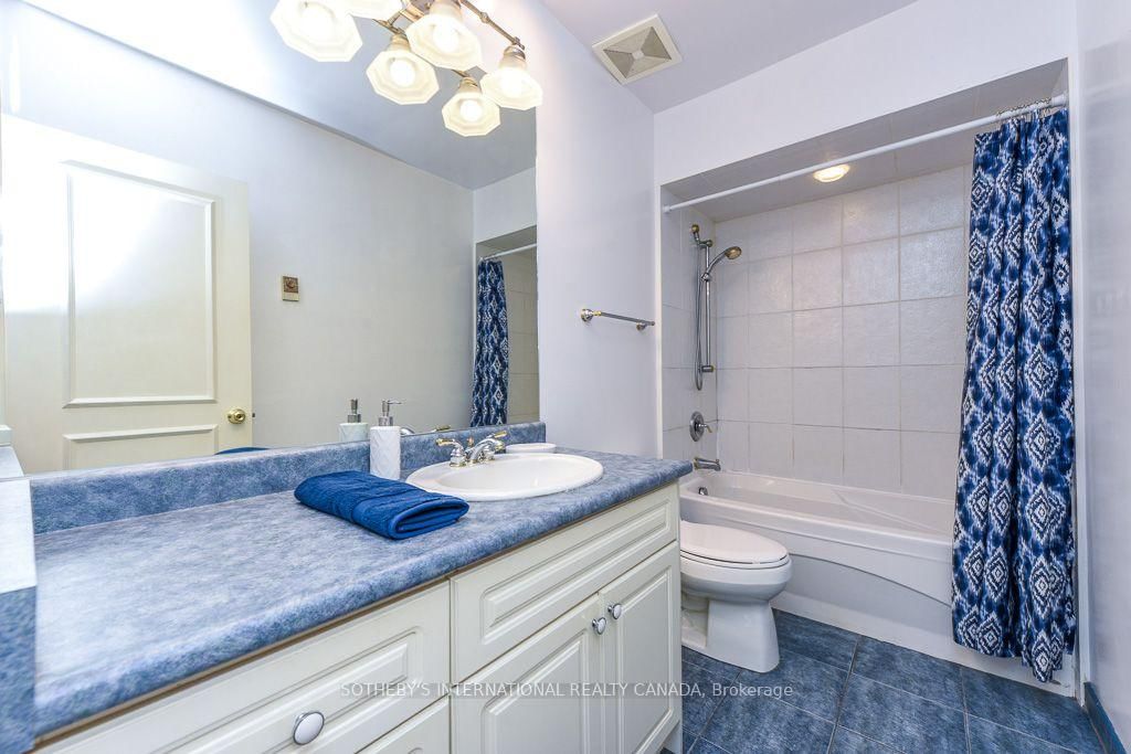 31 Queensborough Crescent • Toronto, ON photo 32