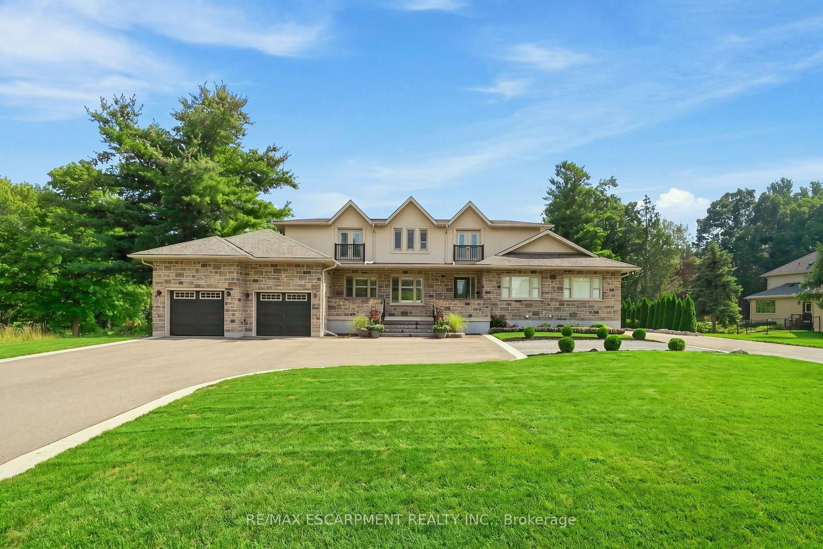 1354 No 1 Side Road • Burlington, ON photo 1