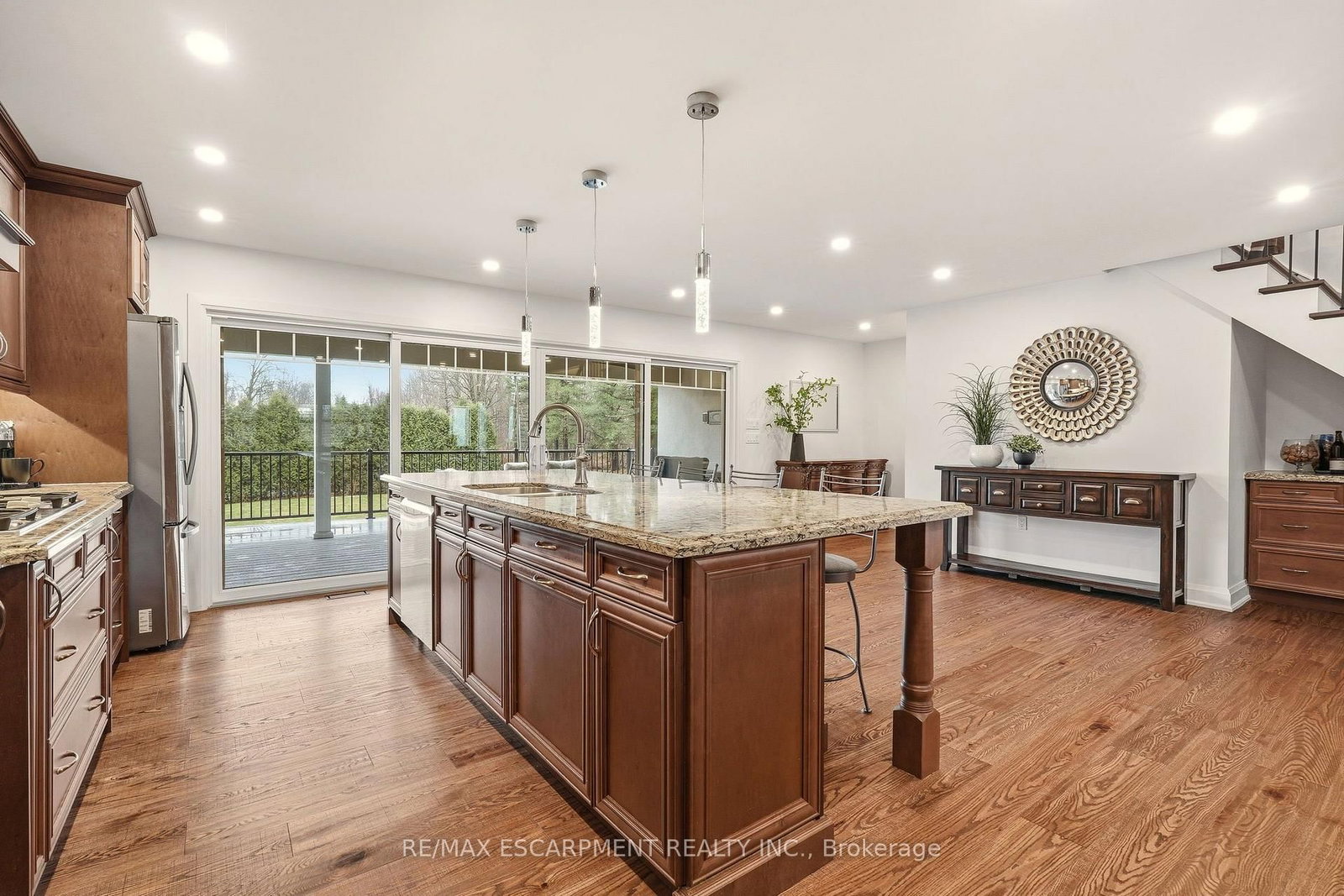 1354 No 1 Side Road • Burlington, ON photo 15