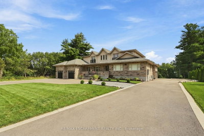 1354 No 1 Side Road • Burlington, ON photo 3