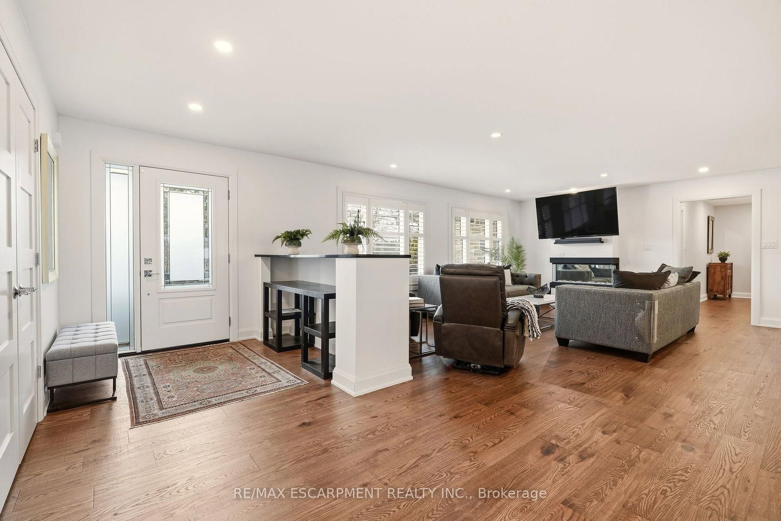 1354 No 1 Side Road • Burlington, ON photo 6