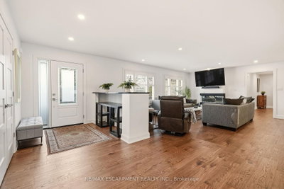 1354 No 1 Side Road • Burlington, ON photo 6