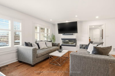 1354 No 1 Side Road • Burlington, ON photo 8