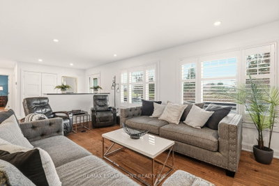 1354 No 1 Side Road • Burlington, ON photo 9