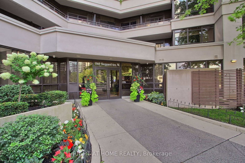 Ph04 - 1060 Sheppard Avenue W