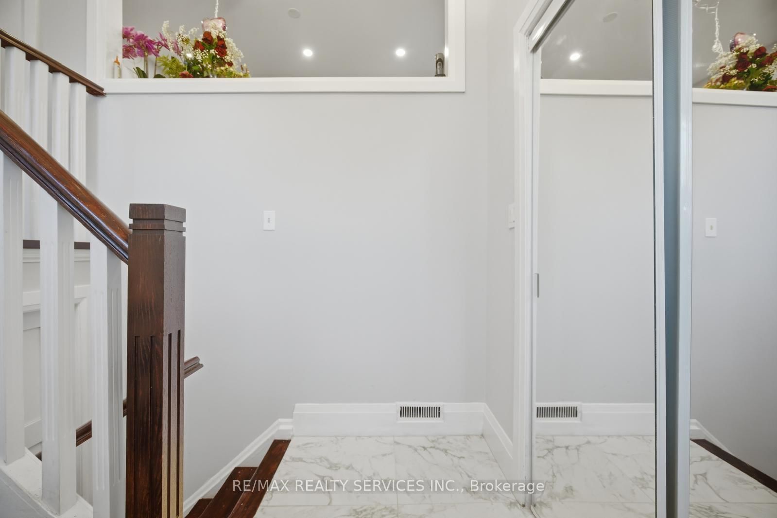 3344 Chipley Crescent • Mississauga, ON photo 4