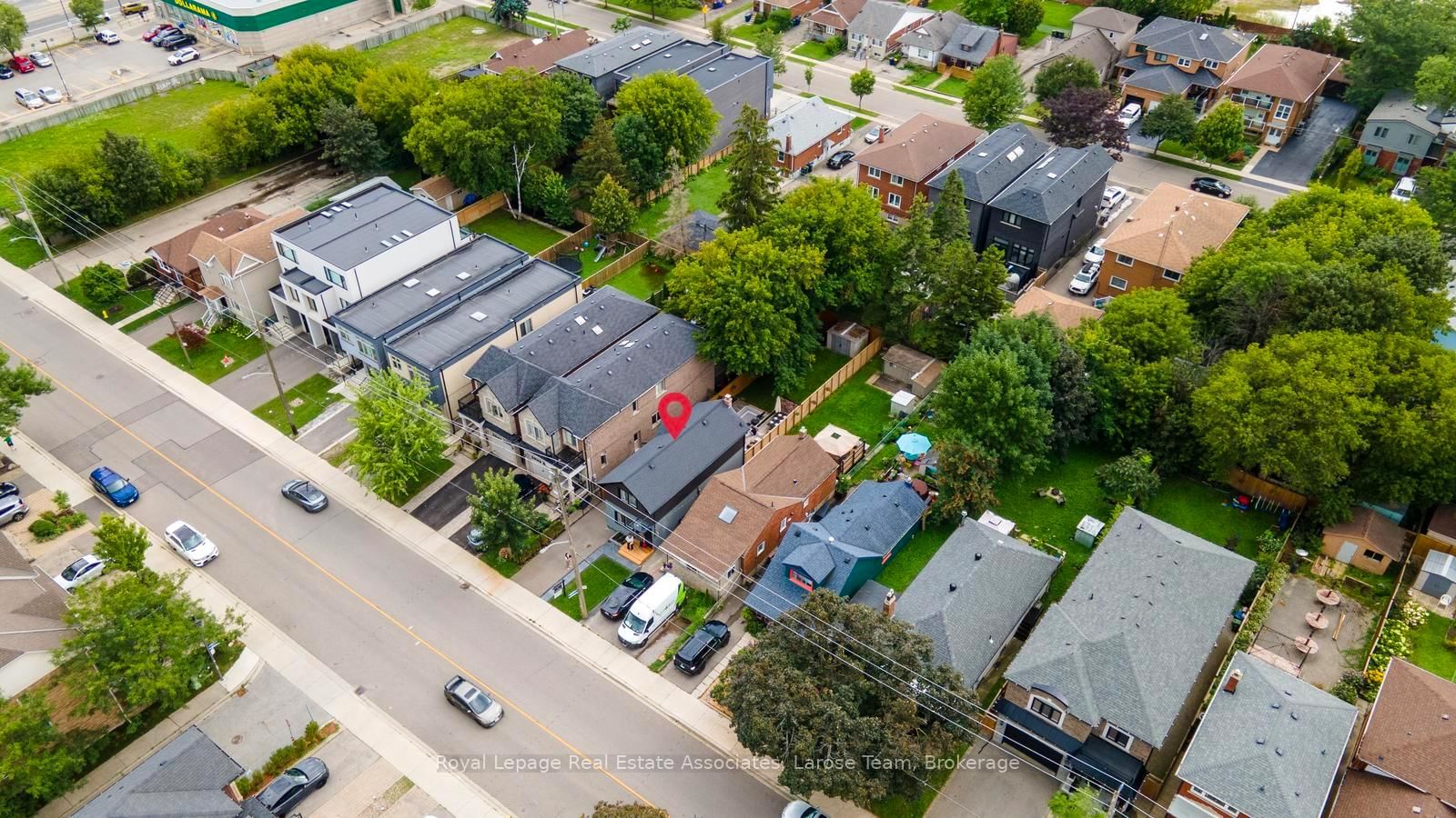 28 Thirtieth Street • Toronto, ON photo 36