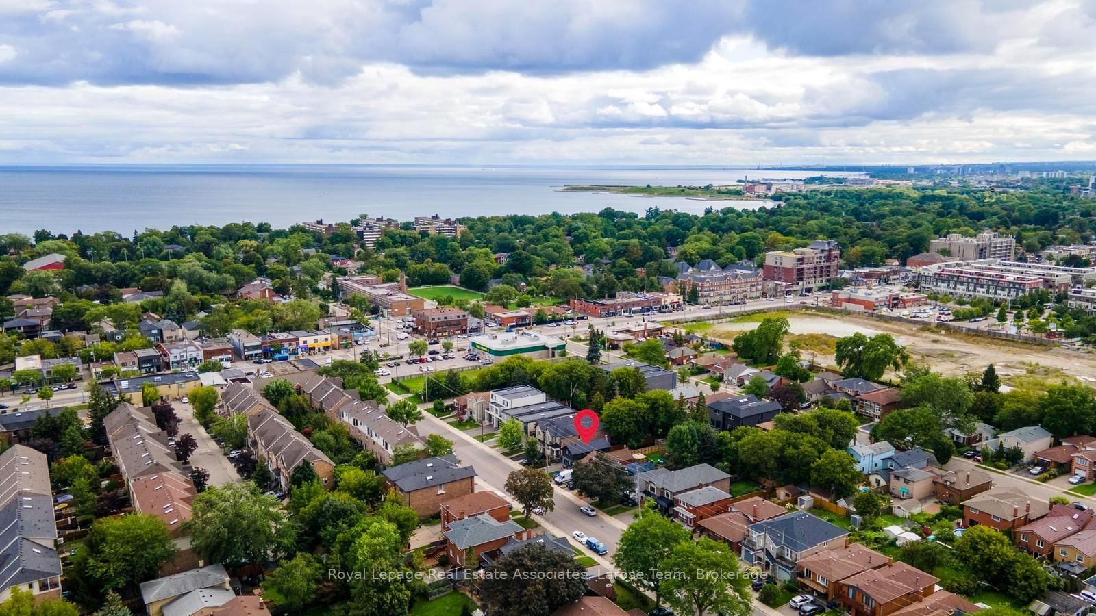 28 Thirtieth Street • Toronto, ON photo 37