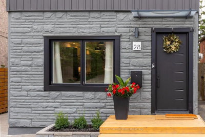 28 Thirtieth Street • Toronto, ON photo 5