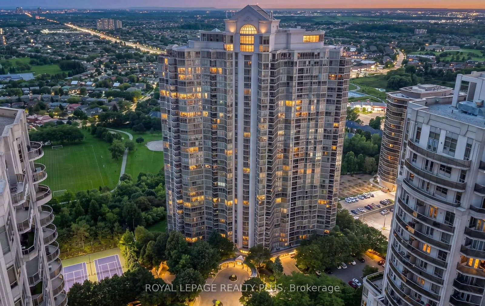 45 Kingsbridge Garden Circle • #808 • Mississauga, ON photo 1