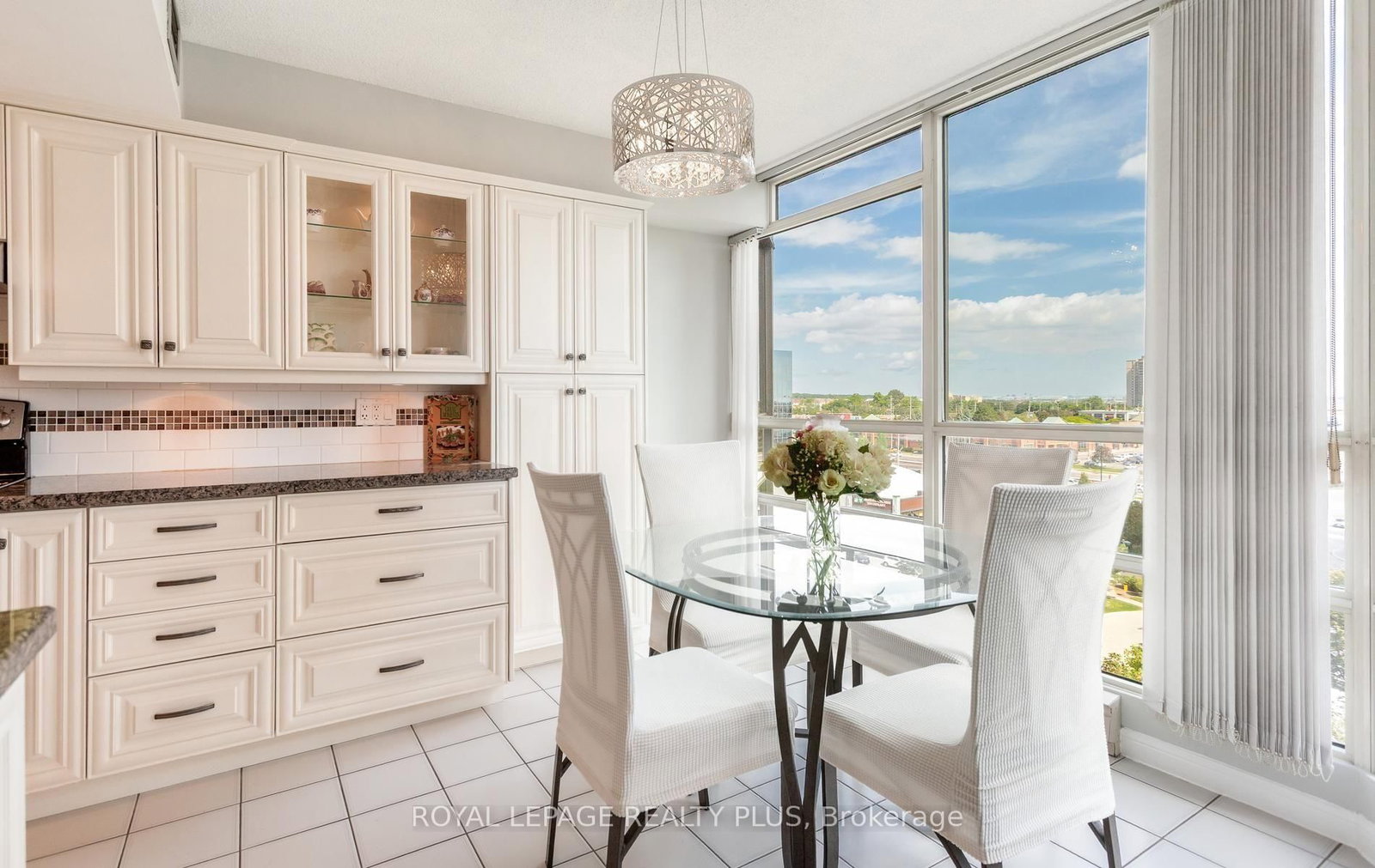 45 Kingsbridge Garden Circle • #808 • Mississauga, ON photo 10