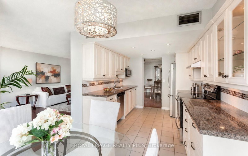 45 Kingsbridge Garden Mississauga,ON L5R 3K4 — Photo 12
