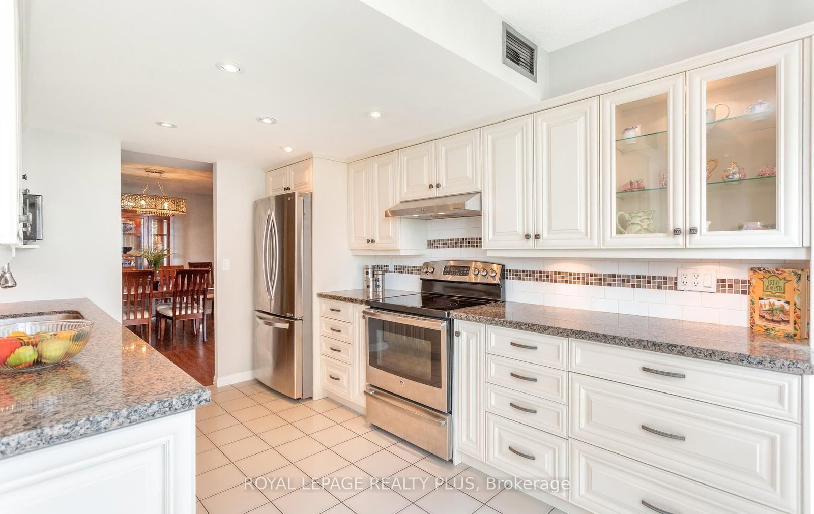 45 Kingsbridge Garden Circle • #808 • Mississauga, ON photo 14