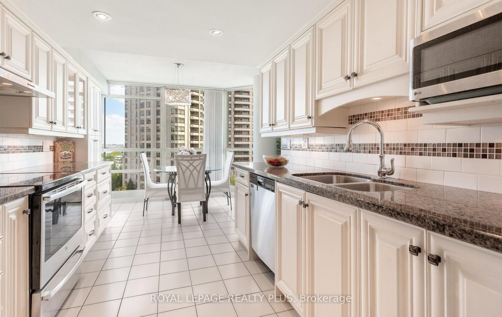 45 Kingsbridge Garden Circle • #808 • Mississauga, ON photo 16