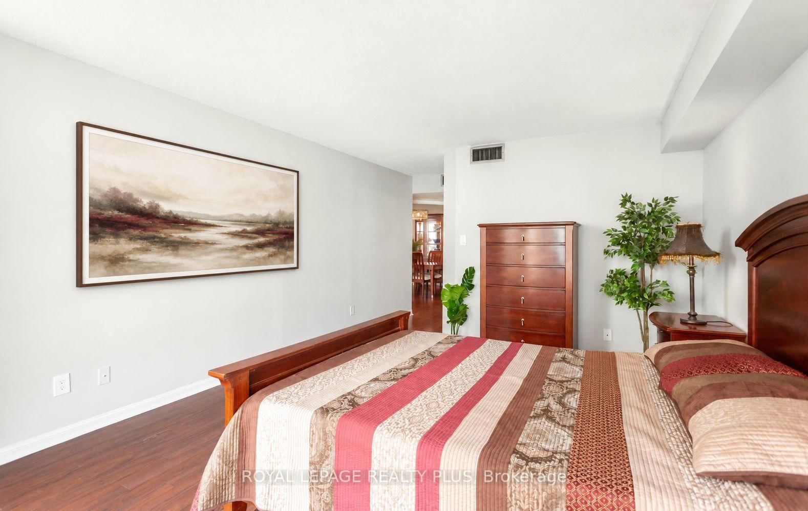 45 Kingsbridge Garden Circle • #808 • Mississauga, ON photo 20
