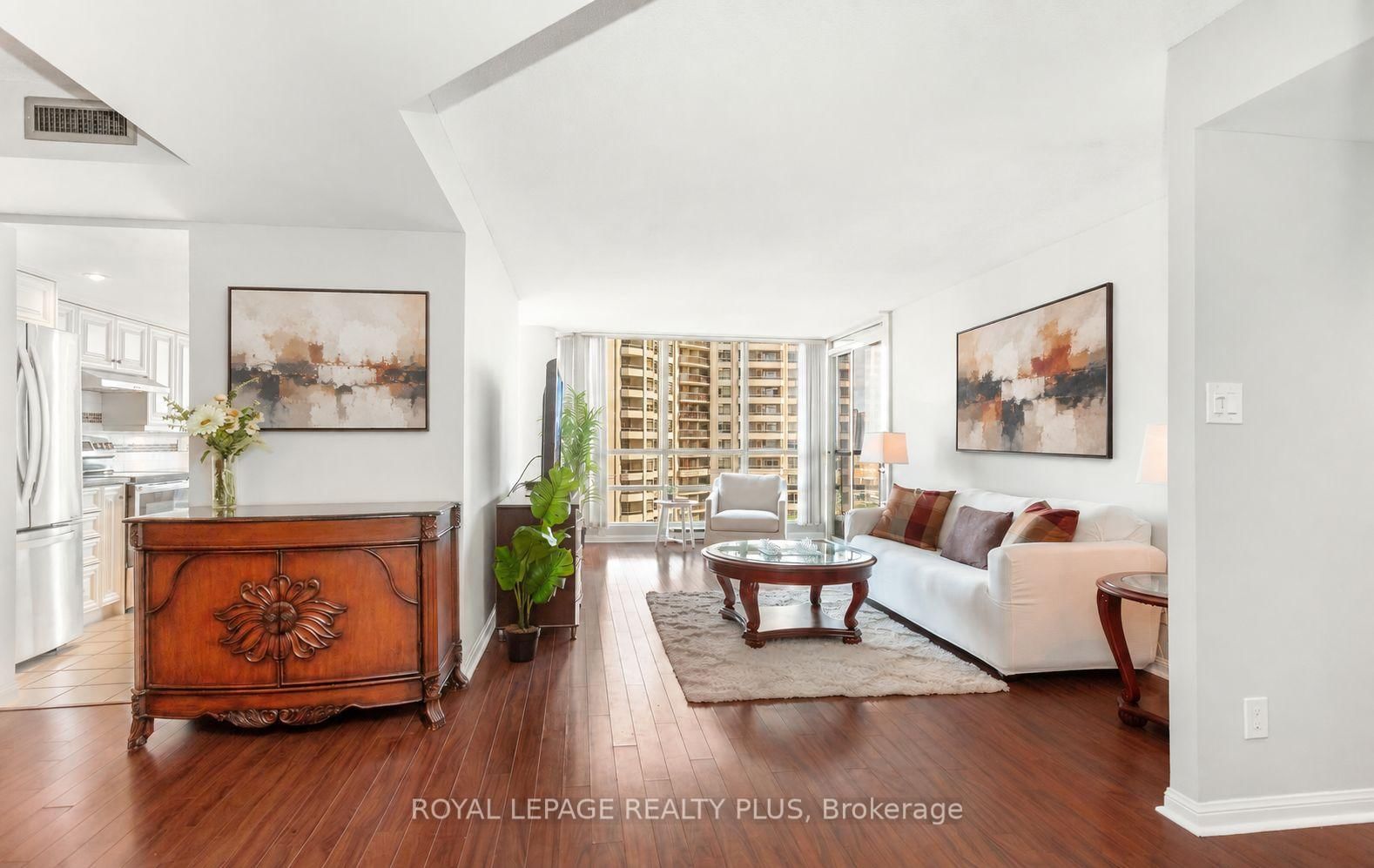 45 Kingsbridge Garden Circle • #808 • Mississauga, ON photo 6