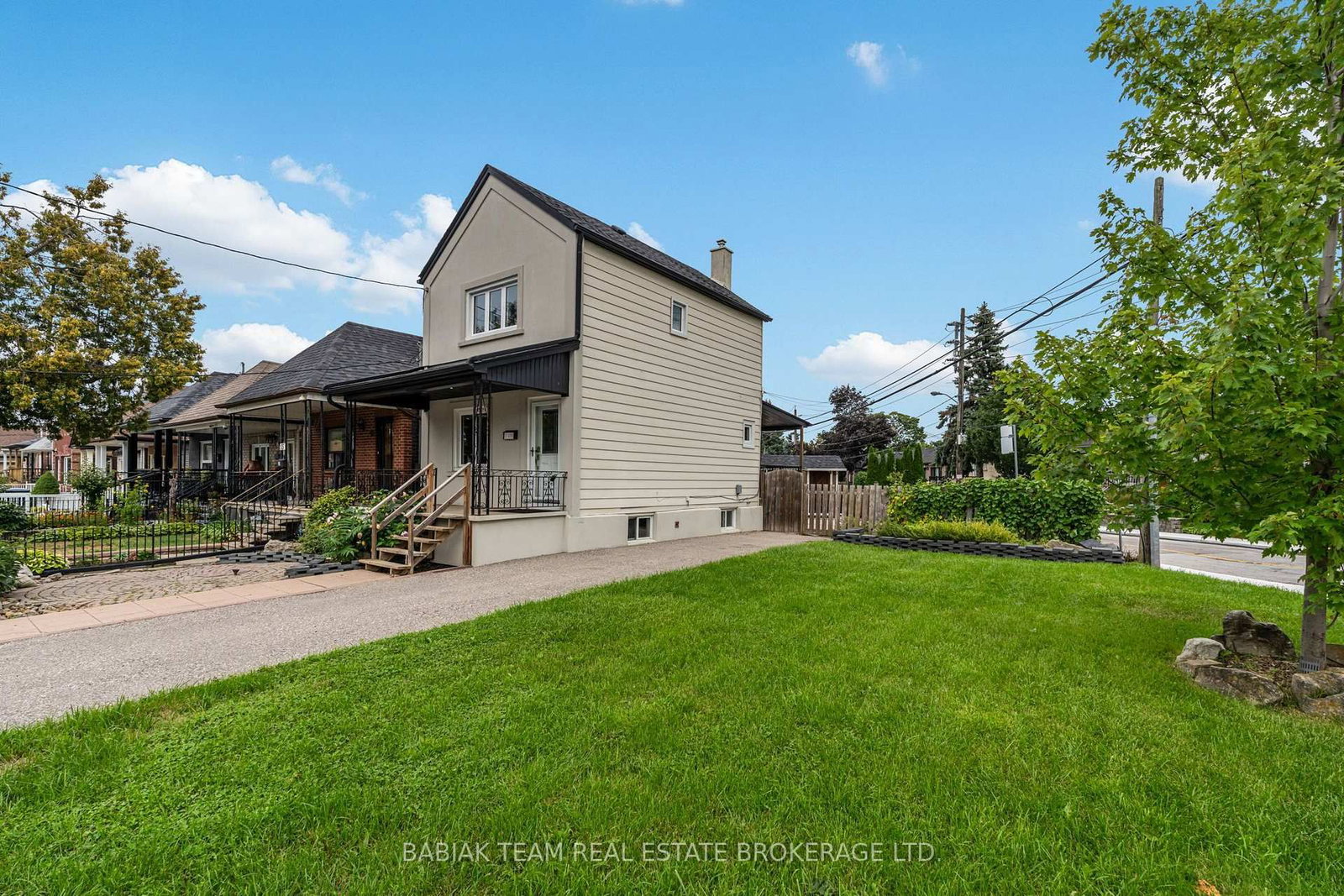 57 Avon Avenue • Toronto, ON photo 33