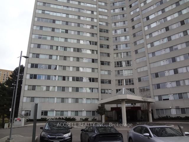 2106 - 3700 Kaneff Crescent