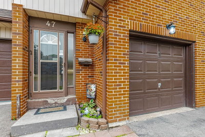 47 Dawson Crescent • Brampton, ON photo 4