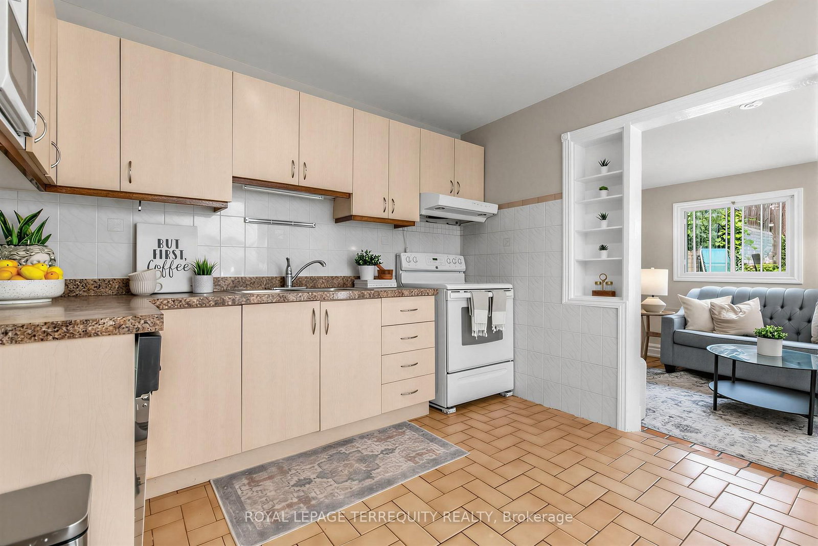 211 Blackthorn Avenue • Toronto, ON photo 13